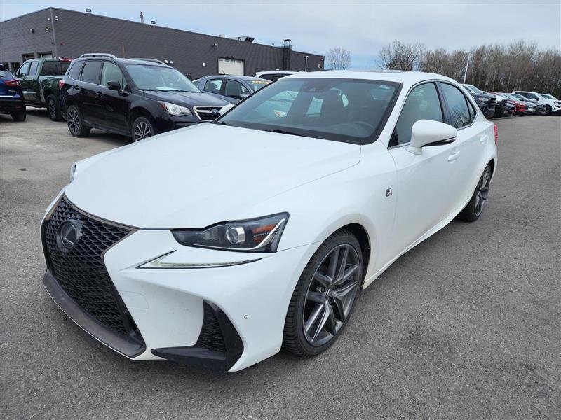 2019 Lexus IS in St-Jérôme, Quebec - w940px