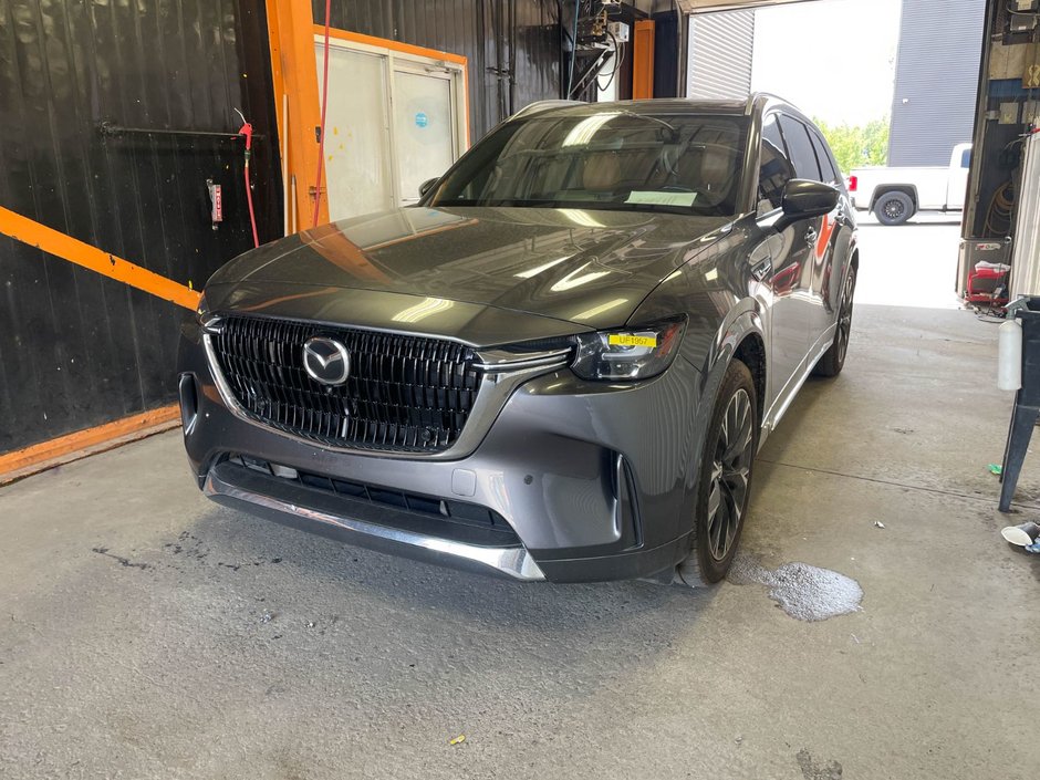 Mazda CX-90 MHEV  2024 à St-Jérôme, Québec - w940px