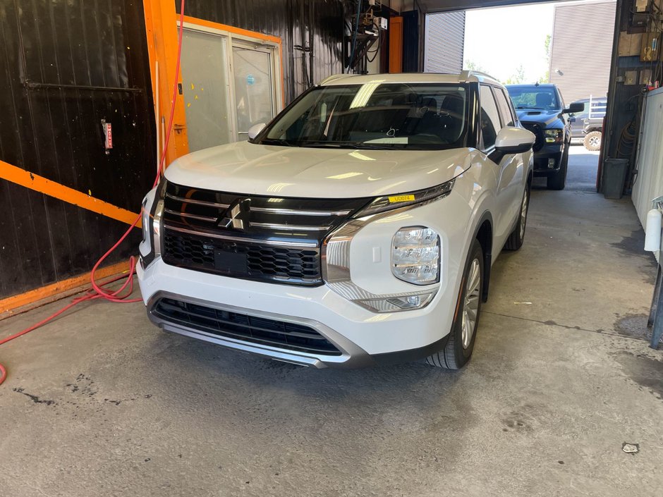 Mitsubishi Outlander  2025 à St-Jérôme, Québec - w940px