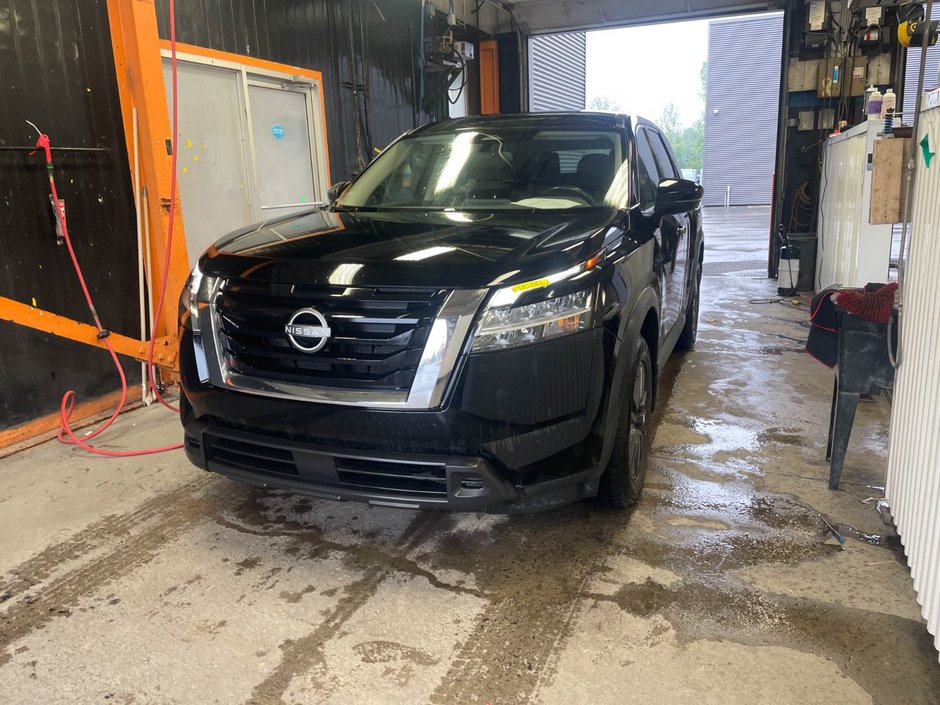 2022 Nissan Pathfinder in St-Jérôme, Quebec - w940px