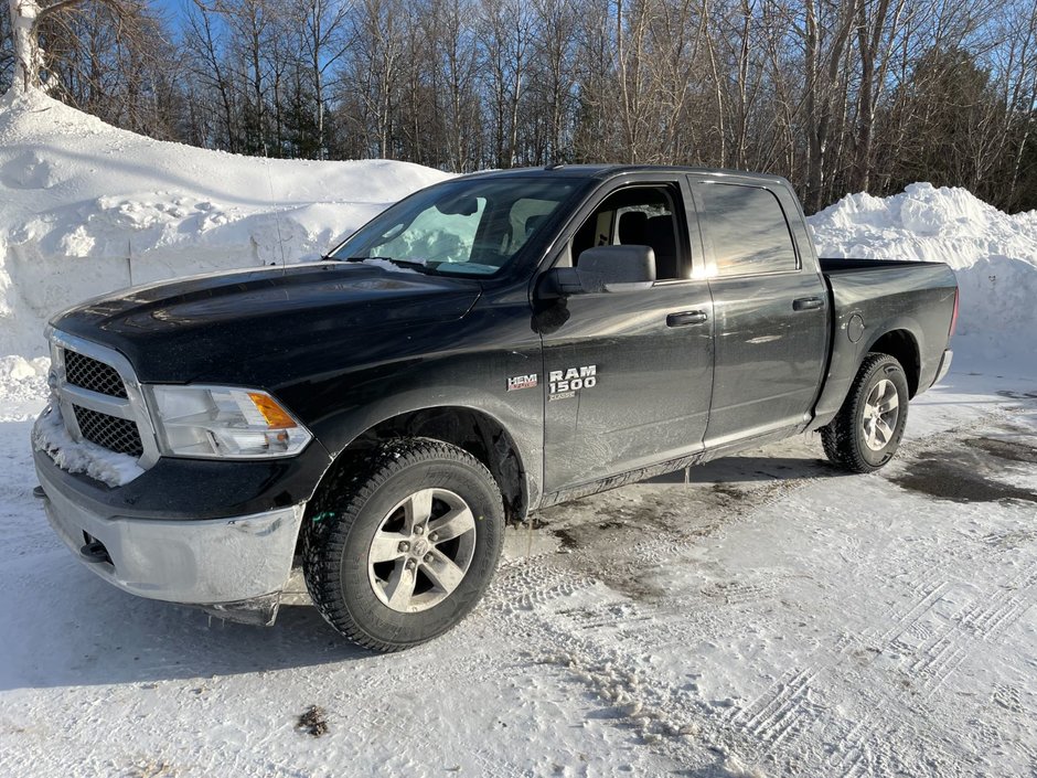 Ram 1500 Classic  2022 à St-Jérôme, Québec - w940px