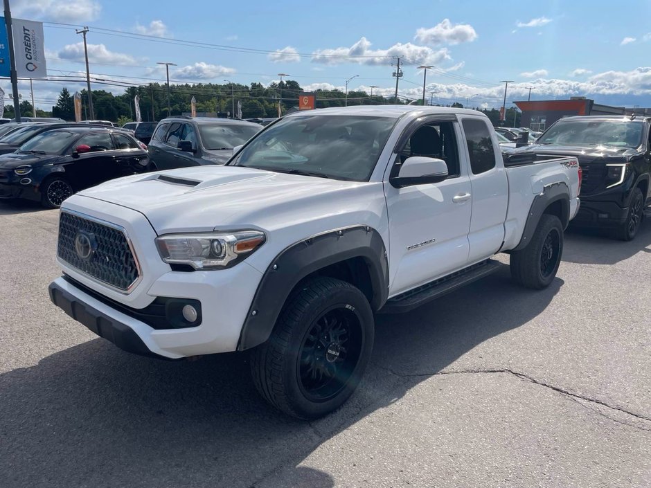 Toyota Tacoma  2018 à St-Jérôme, Québec - w940px