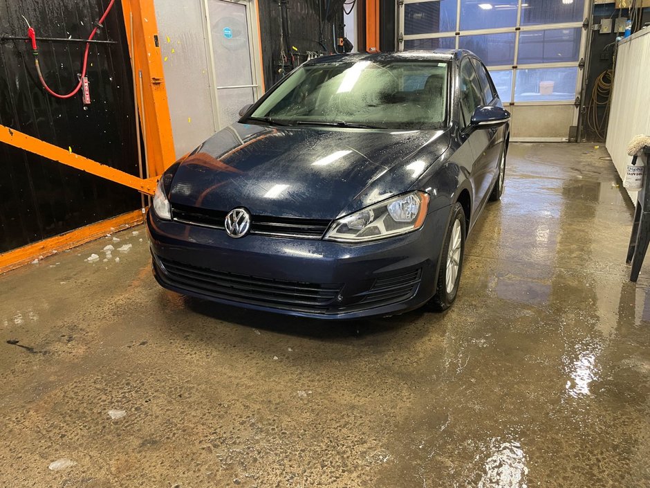 2017 Volkswagen Golf in St-Jérôme, Quebec - w940px