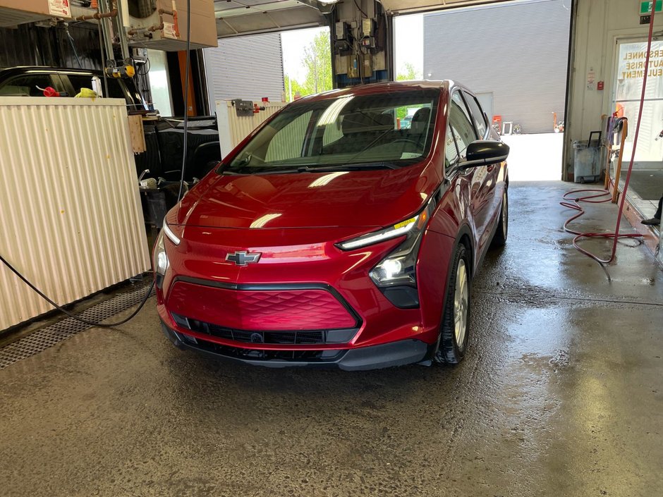 2022 Chevrolet Bolt EV in St-Jérôme, Quebec - w940px
