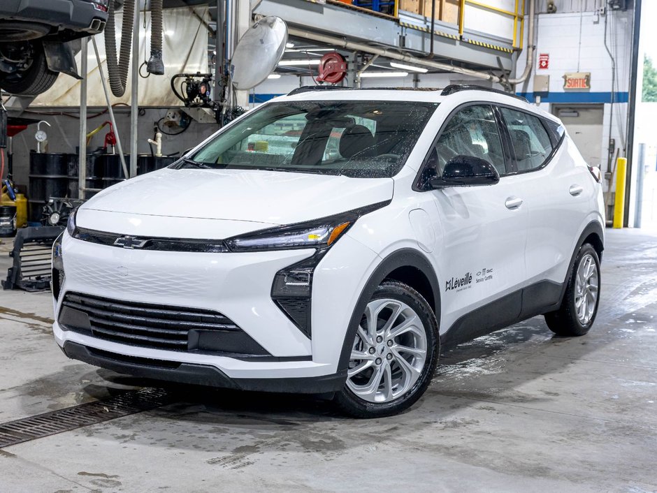 2027 Chevrolet Bolt in St-Jérôme, Quebec - w940px