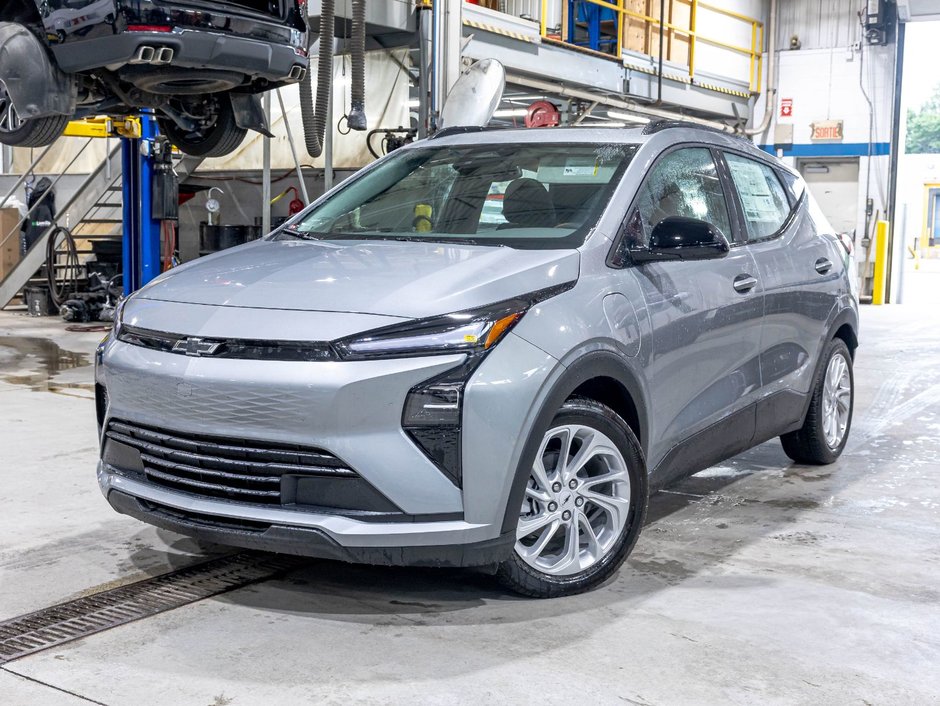 2027 Chevrolet Bolt in St-Jérôme, Quebec - w940px