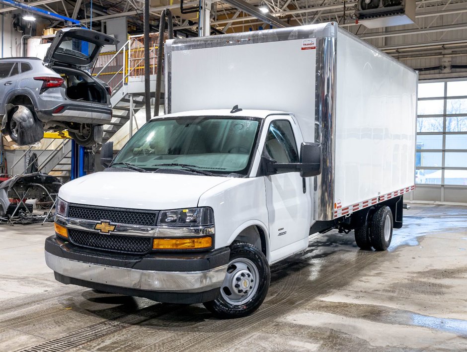 Chevrolet Express Cutaway 4500  2026 à St-Jérôme, Québec - w940px