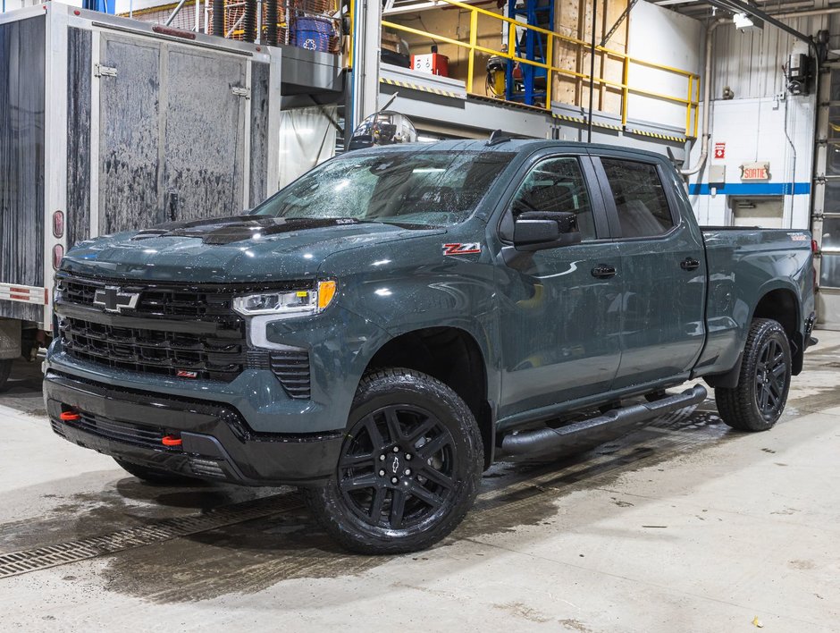 2025 Chevrolet Silverado 1500 in St-Jérôme, Quebec - w940px