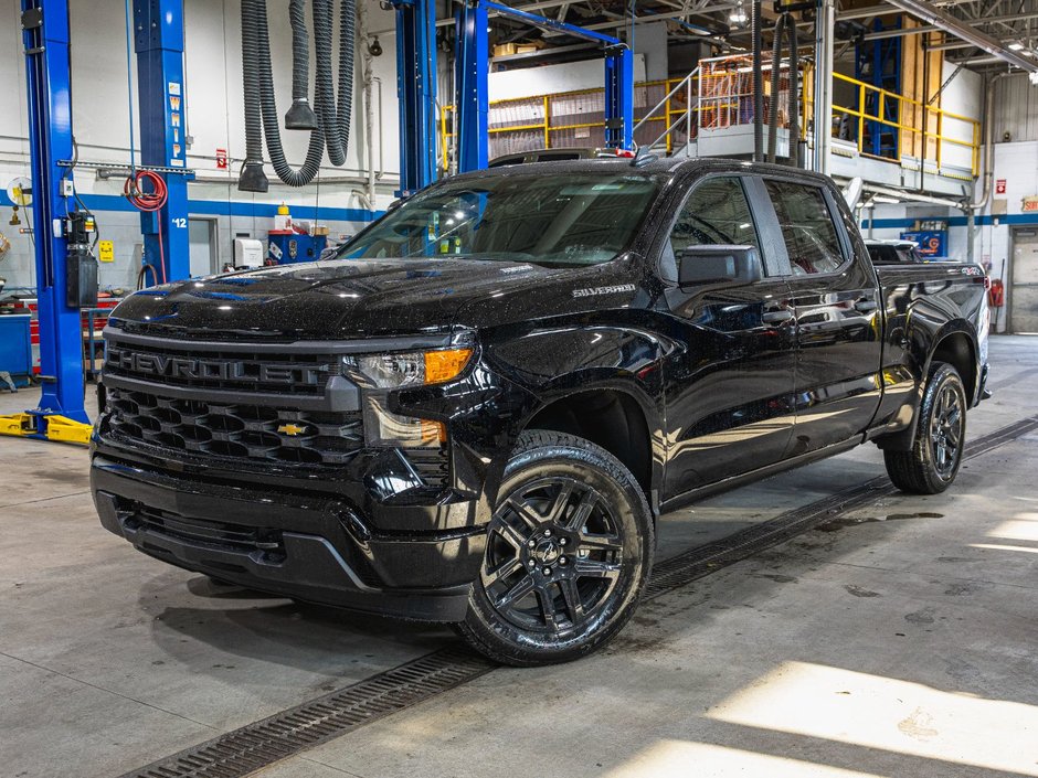 2025 Chevrolet Silverado 1500 in St-Jérôme, Quebec - w940px