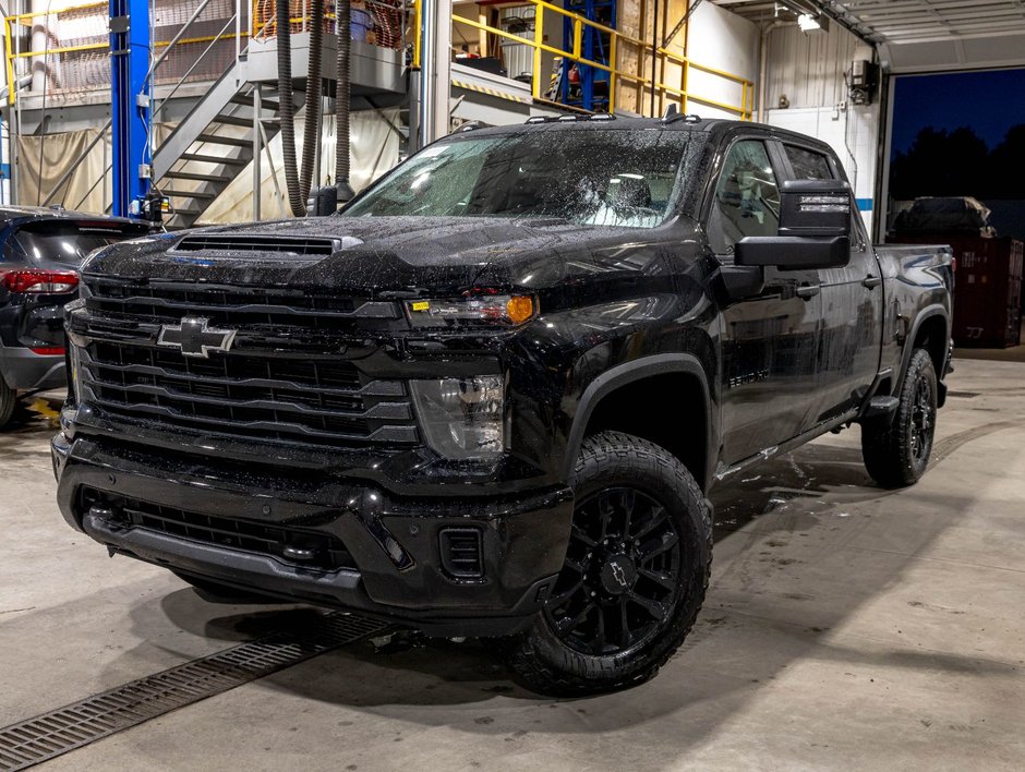 2026 Chevrolet SILVERADO 2500 4RM CUSTOM CREW in St-Jérôme, Quebec - w940px