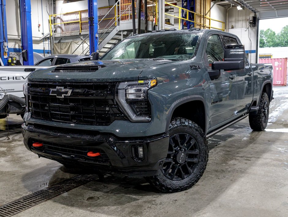 Chevrolet SILVERADO 2500 HD  2025 à St-Jérôme, Québec - w940px