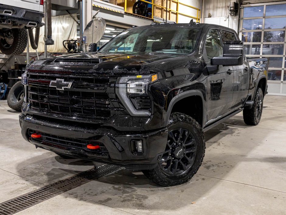 2026 Chevrolet Silverado 2500 HD in St-Jérôme, Quebec - w940px