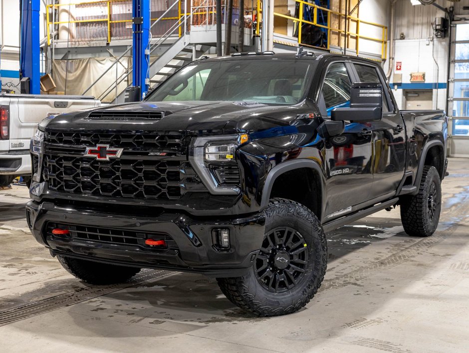 2026 Chevrolet Silverado 2500 HD in St-Jérôme, Quebec - w940px