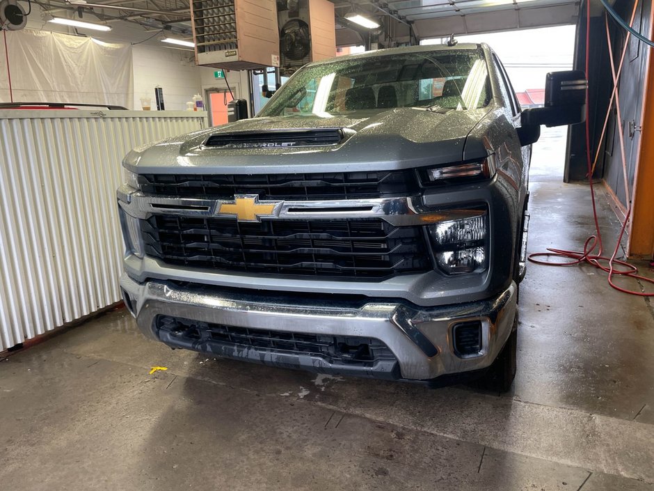 2024 Chevrolet Silverado 2500HD in St-Jérôme, Quebec - w940px