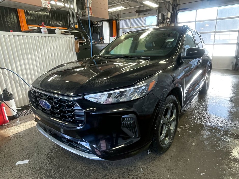 2023 Ford Escape Hybrid in St-Jérôme, Quebec - w940px