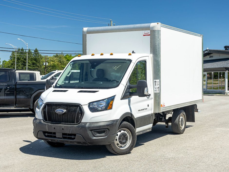 2025 Ford Transit Cutaway in St-Jérôme, Quebec - w940px