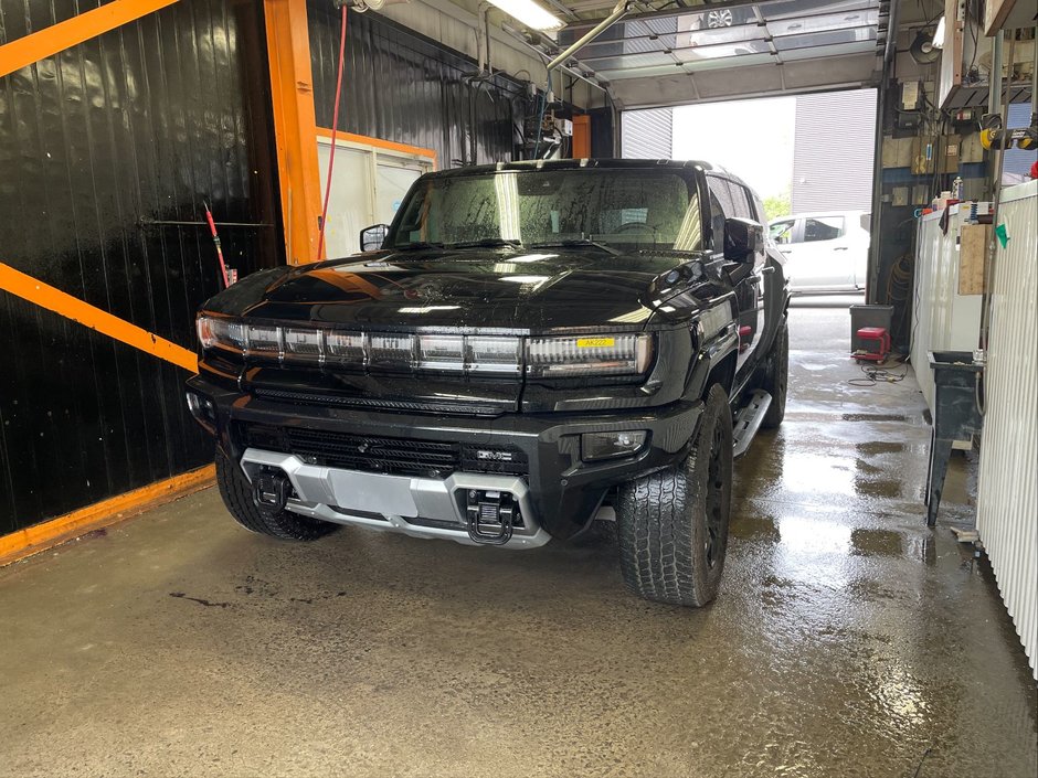 2025 GMC HUMMER EV SUV in St-Jérôme, Quebec - w940px