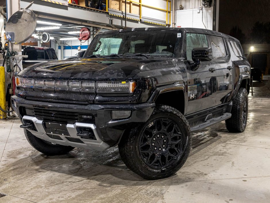 2026 GMC Hummer EV SUV in St-Jérôme, Quebec - w940px