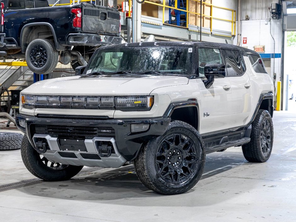 2026 GMC Hummer EV SUV in St-Jérôme, Quebec - w940px