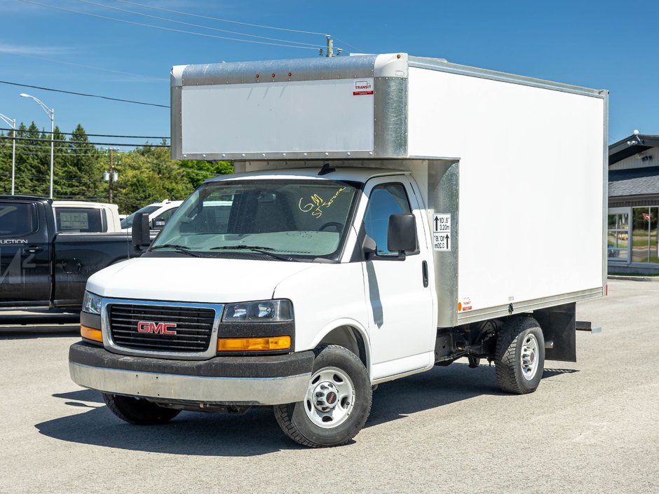 GMC Savana Commercial Cutaway  2025 à St-Jérôme, Québec - w940px
