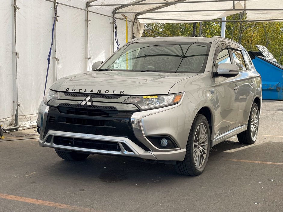 2020 Mitsubishi OUTLANDER PHEV in St-Jérôme, Quebec - w940px
