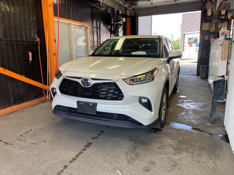 2022 Toyota Highlander in St-Jérôme, Quebec - w940px