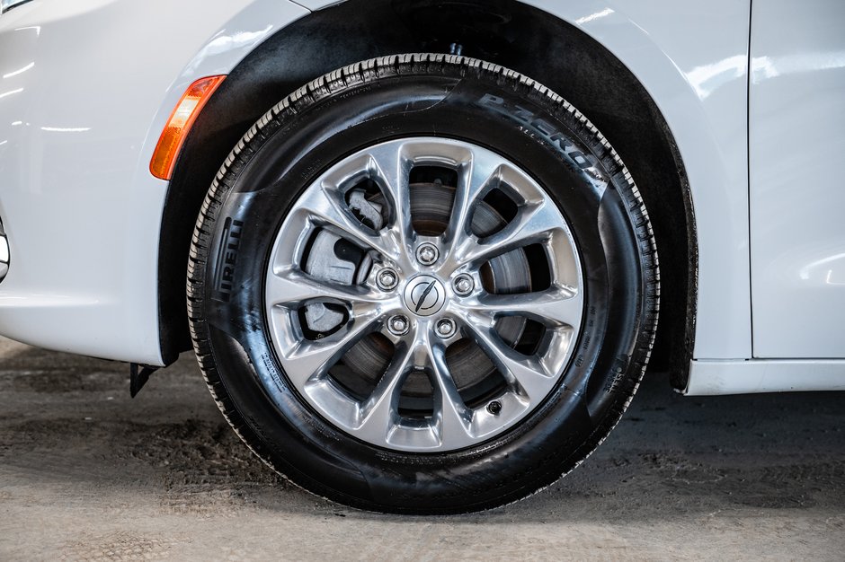 2022 Chrysler Pacifica Touring L-4