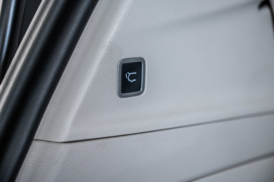 2022 Chrysler Pacifica Touring L-13