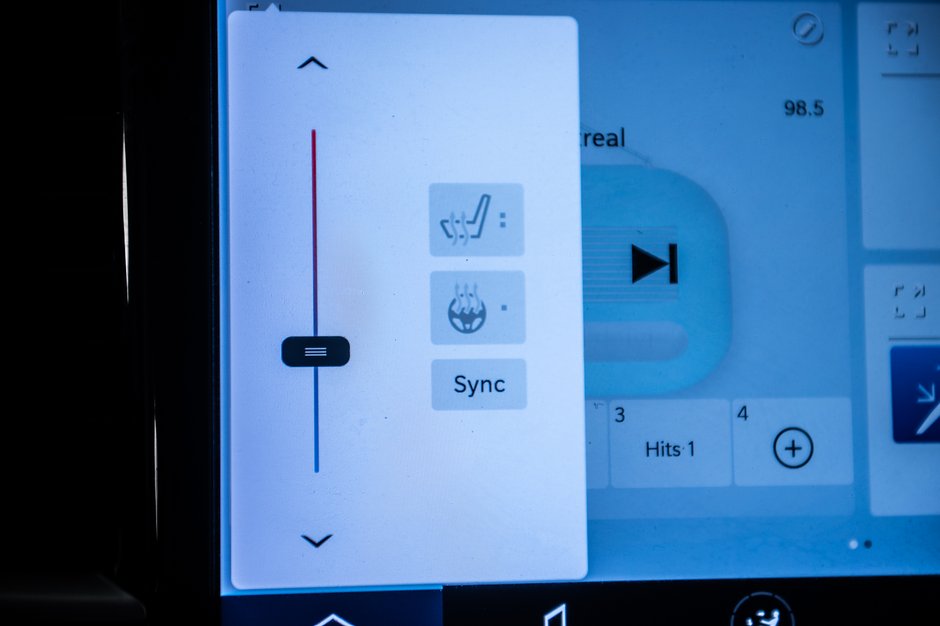 2022 Chrysler Pacifica Touring L-23