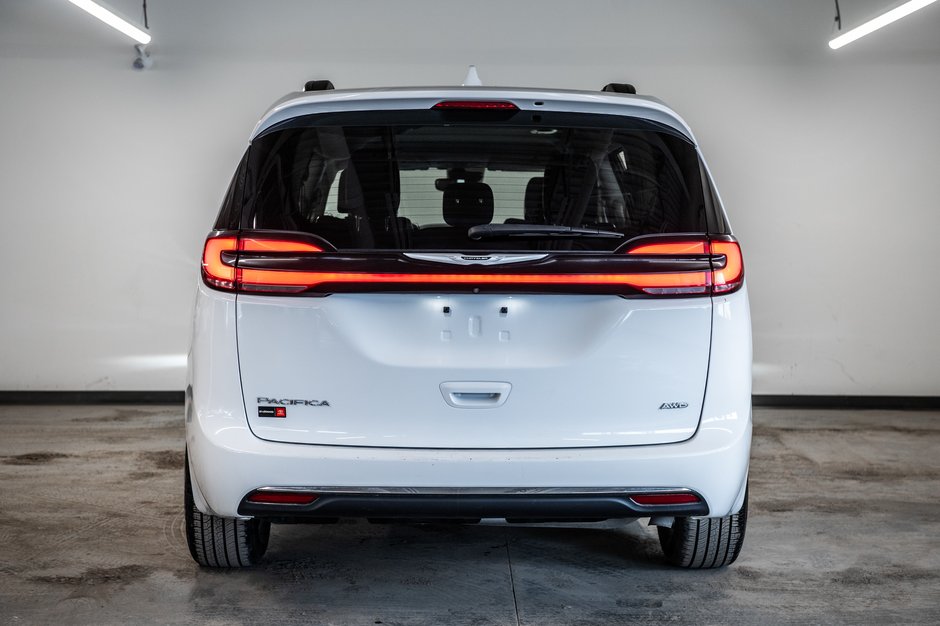 2022 Chrysler Pacifica Touring L-7