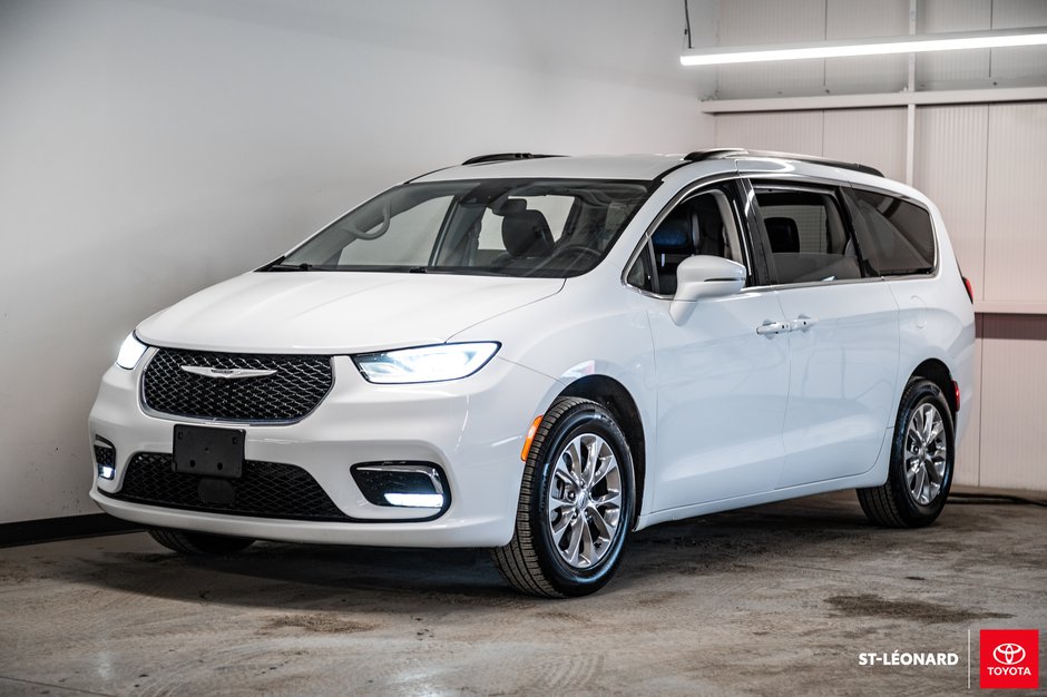 2022 Chrysler Pacifica Touring L-0