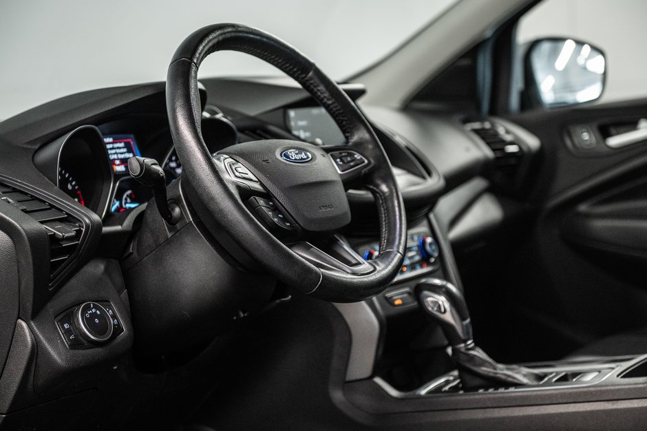 Ford Escape SEL 2019-15