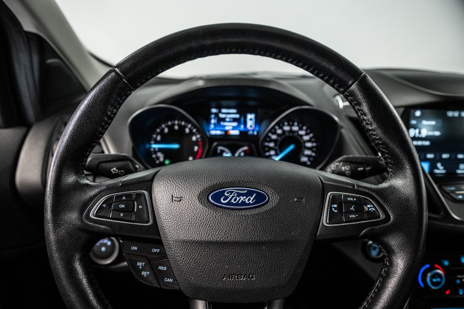 Ford Escape SEL 2019-16