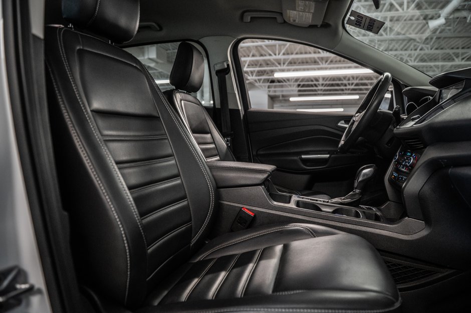 Ford Escape SEL 2019-31