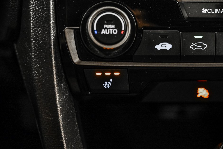 Honda Civic Hatchback LX 2017-13