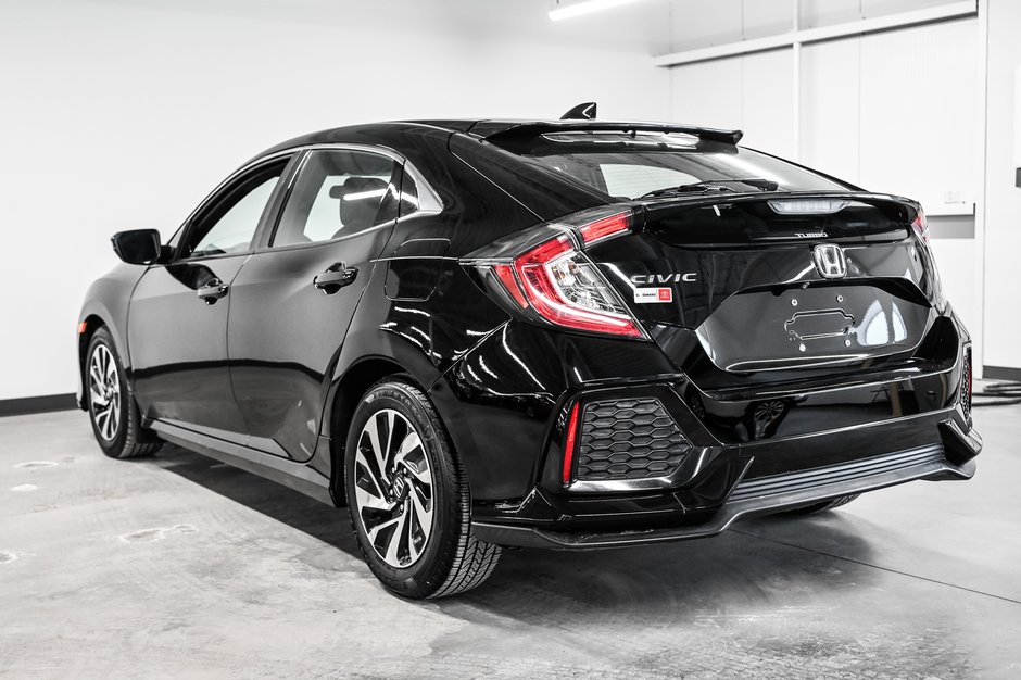 Honda Civic Hatchback LX 2017-3
