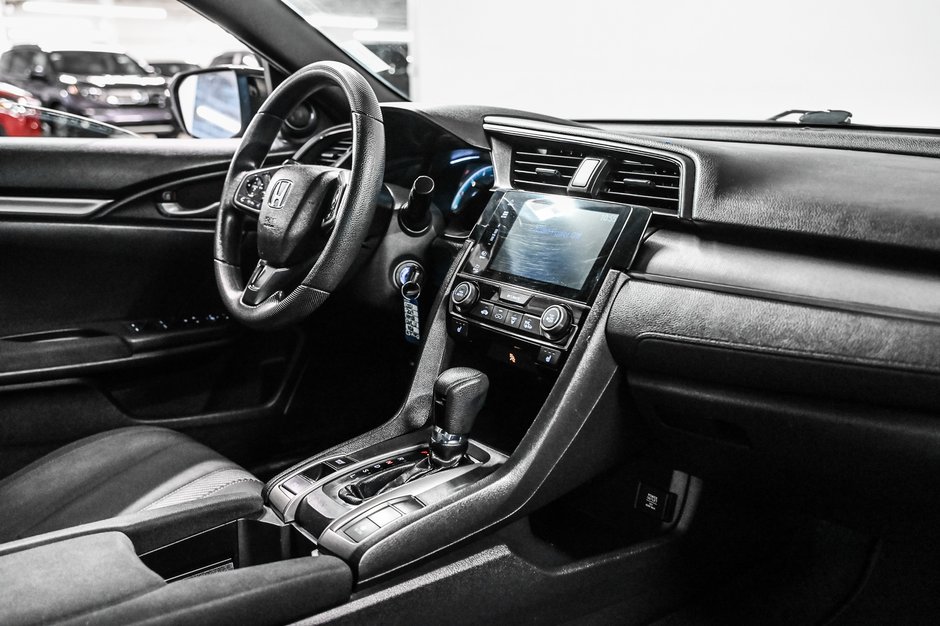 Honda Civic Hatchback LX 2017-20