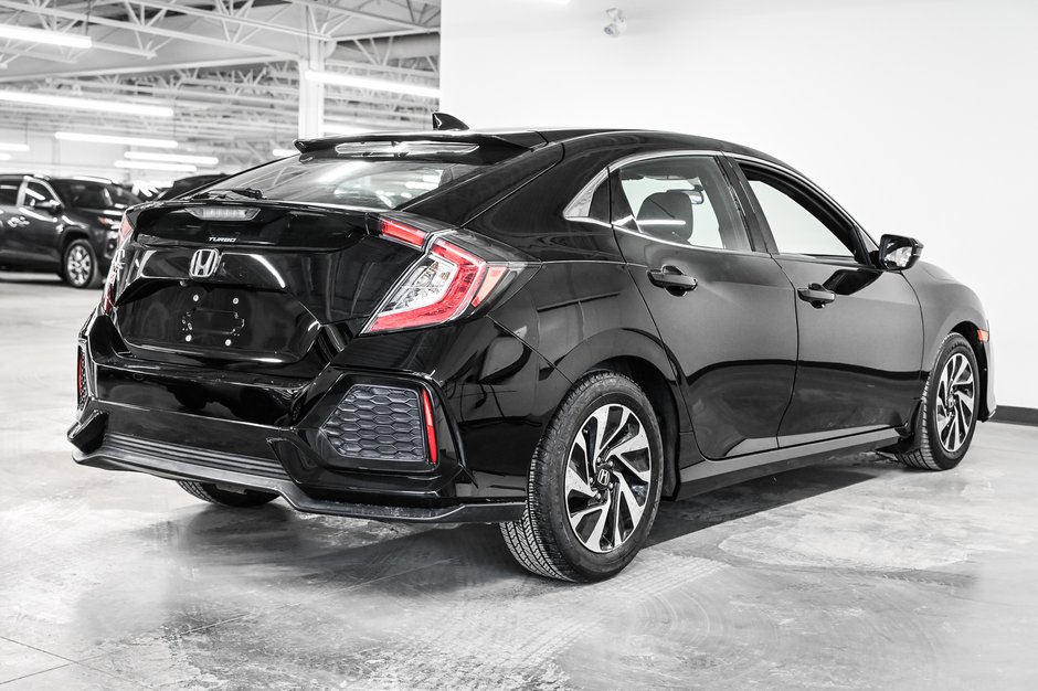 Honda Civic Hatchback LX 2017-5