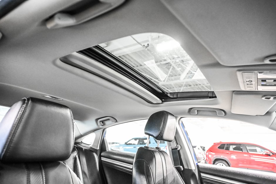 Honda Civic Sedan Touring 2016-28