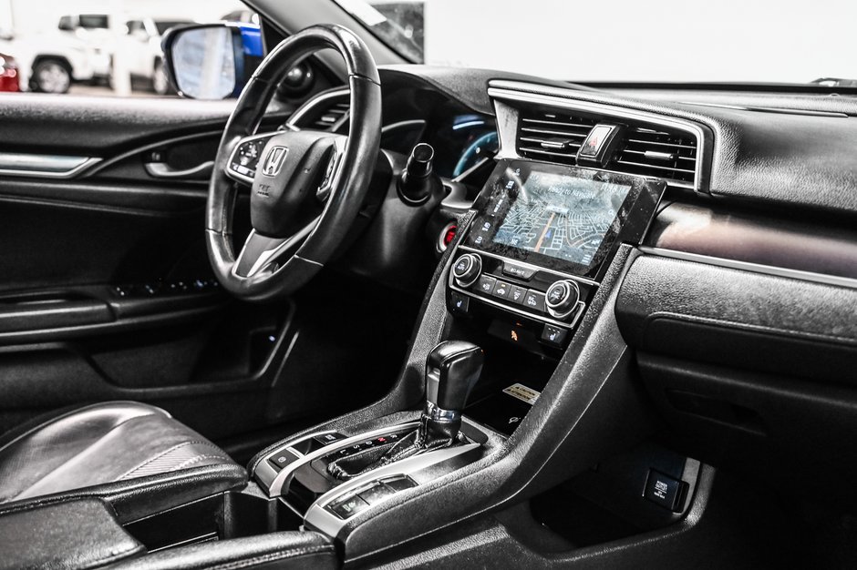 Honda Civic Sedan Touring 2016-26