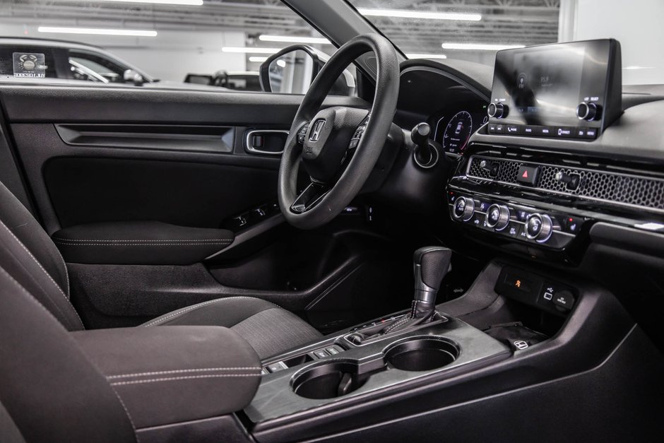 2022 Honda Civic Sedan LX-31