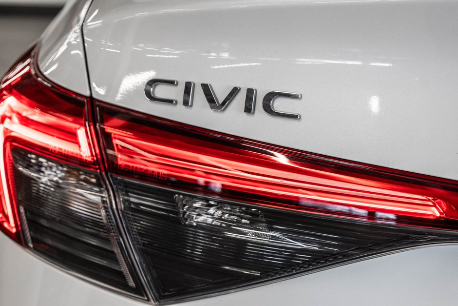 2022 Honda Civic Sedan LX-8