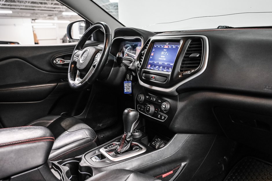 Jeep Cherokee Trailhawk 2015-23