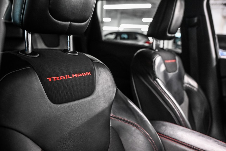 Jeep Cherokee Trailhawk 2015-25