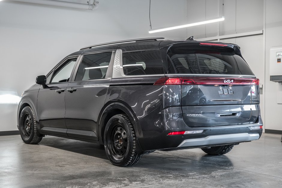 2023 Kia Carnival LX-5