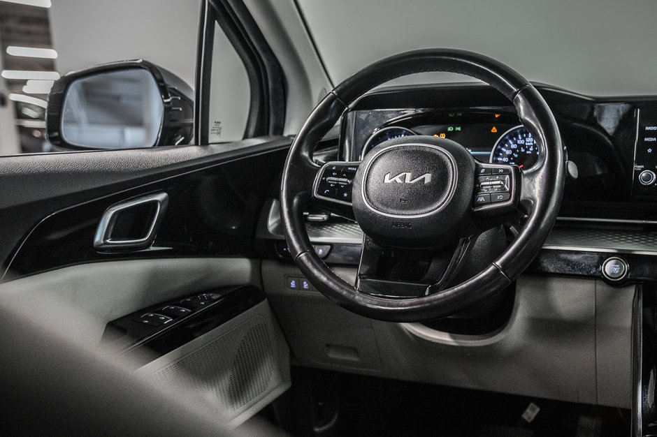 2023 Kia Carnival LX-29