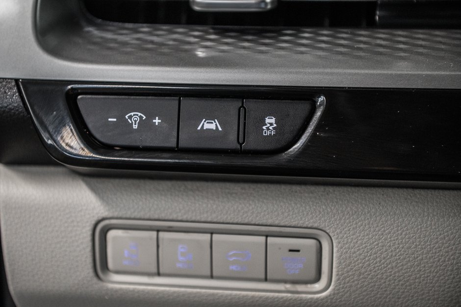 2023 Kia Carnival LX-15