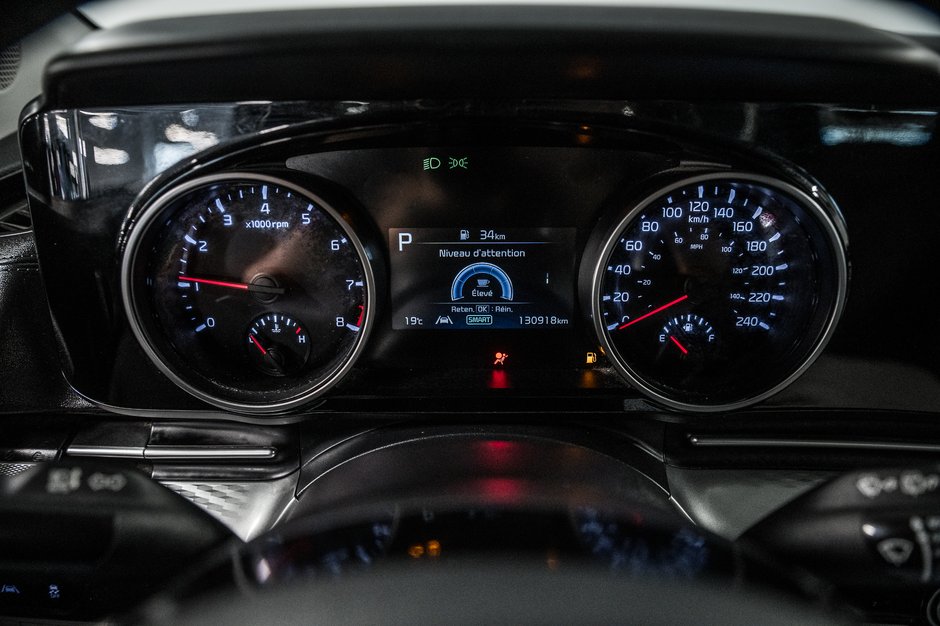 2023 Kia Carnival LX-18