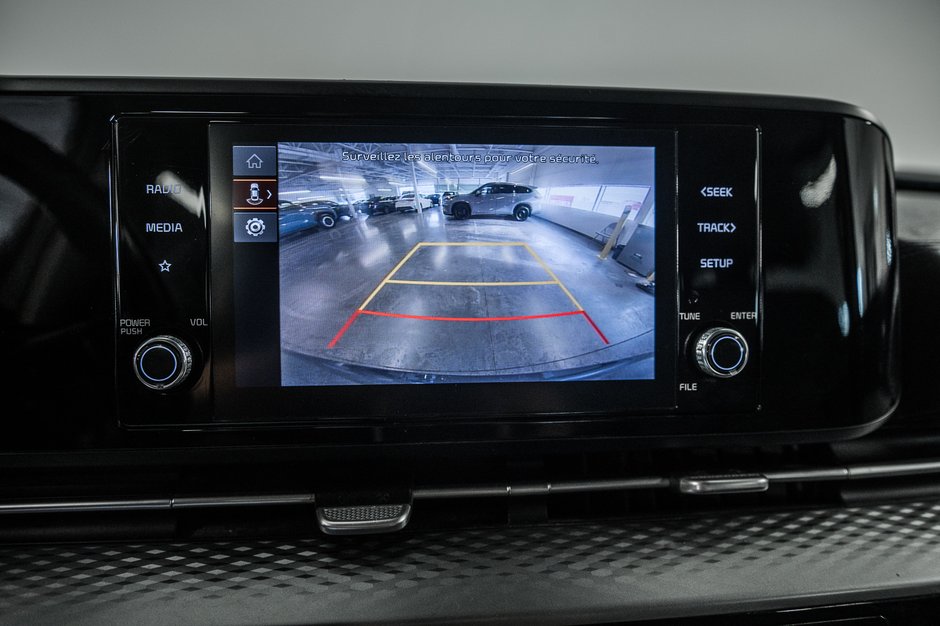 2023 Kia Carnival LX-21