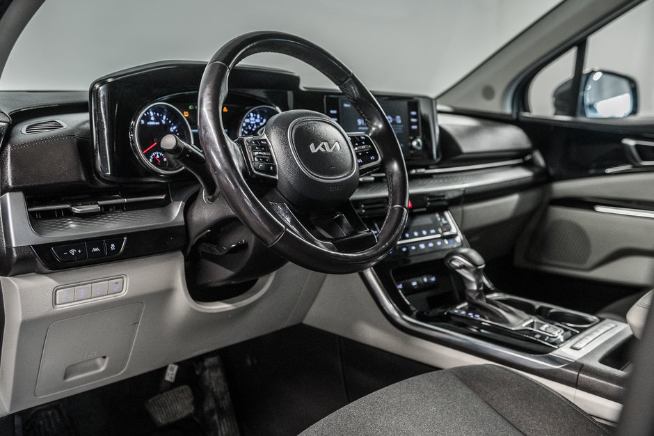 2023 Kia Carnival LX-14